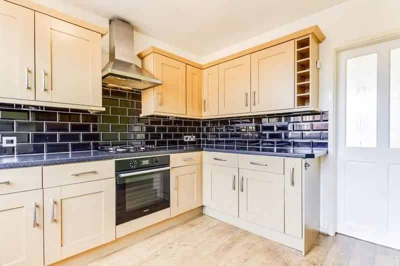 3 Bedroom Mid Terrace House Outwood West Yorkshire