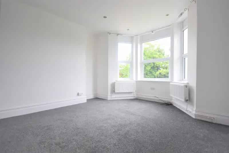 2 Bedroom Apartment to Rent - No Deposit Option