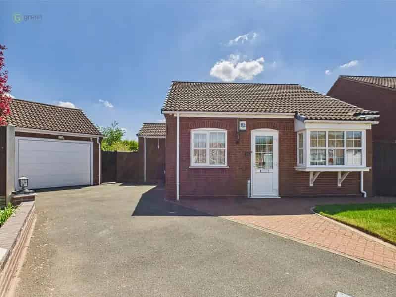2 bedroom detached bungalow for sale