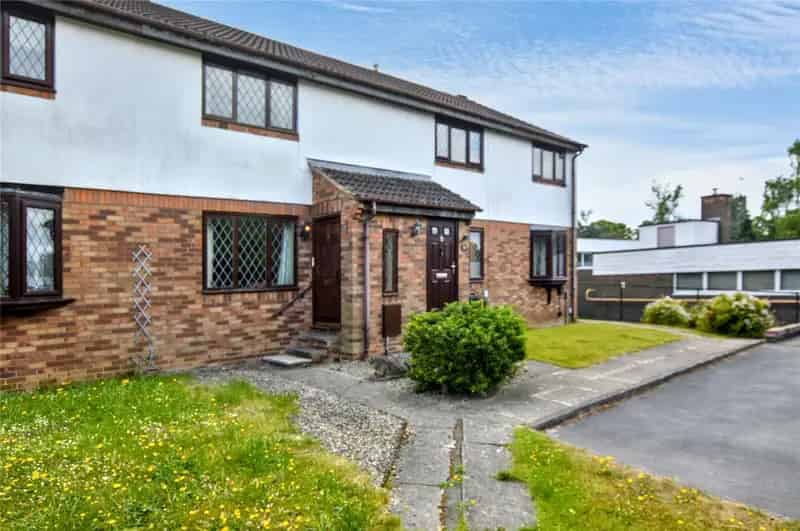 Spacious Two-Bedroom House in Wetherby - Near Amenities