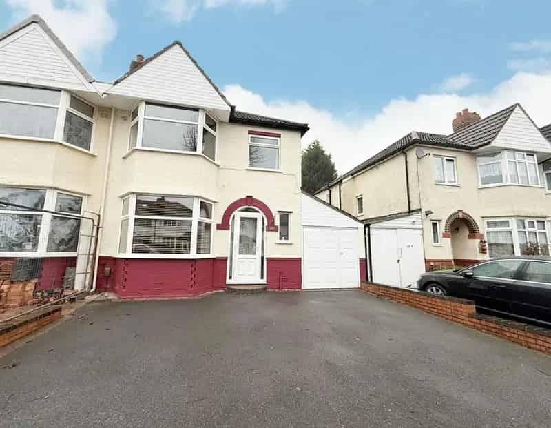 3 Bedroom Semi-Detached House for Sale