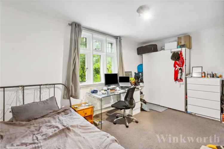 3 bedroom flat/apartment in London