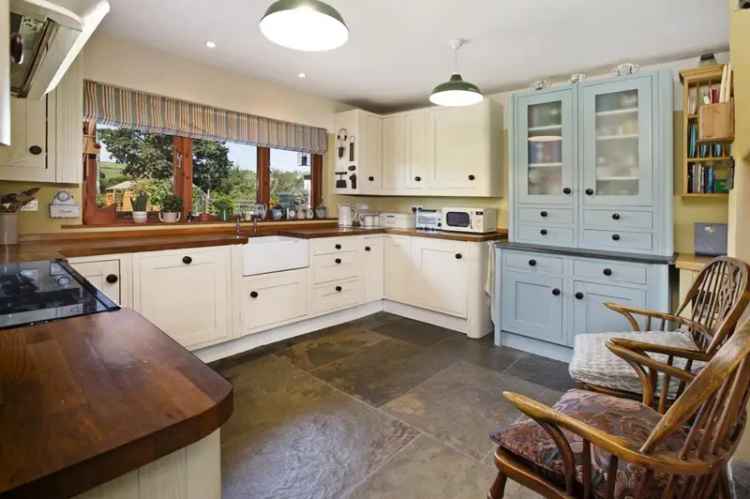 3 Bedroom Detached House for Sale Bovey Tracey