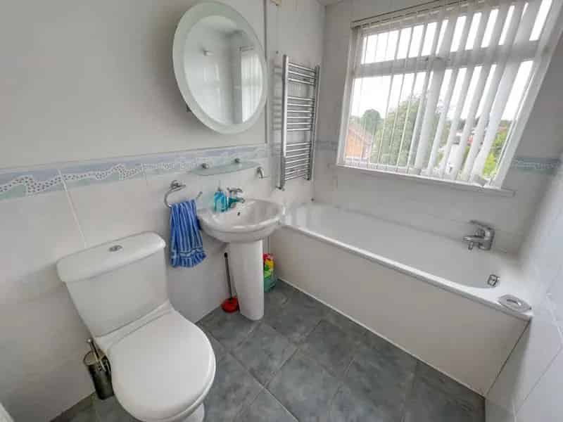 4 Bedroom Detached House to Rent