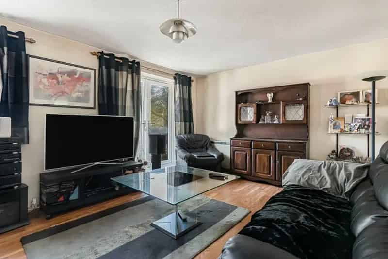 1 bedroom House
 For Sale 
Total Size: 657 SQ FT