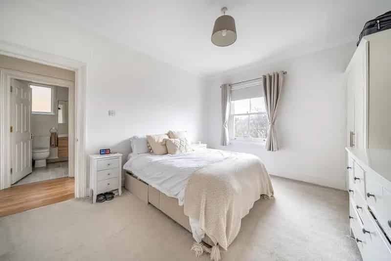 Blackheath Village Top Floor Apartment Near Train Station
