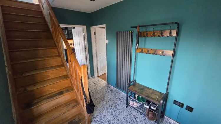 3 Bedroom Semi-Detached House for Sale Birkenshaw