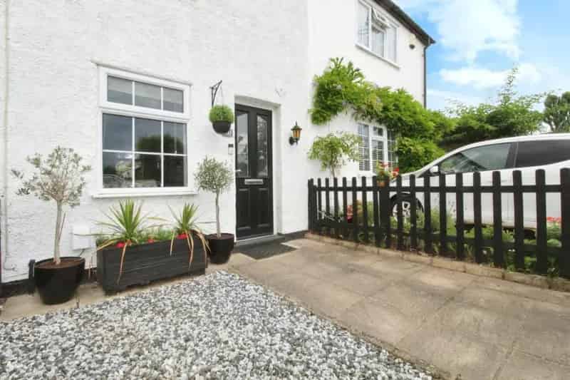 2 Bed House for Sale - Idyllic Character Cottage