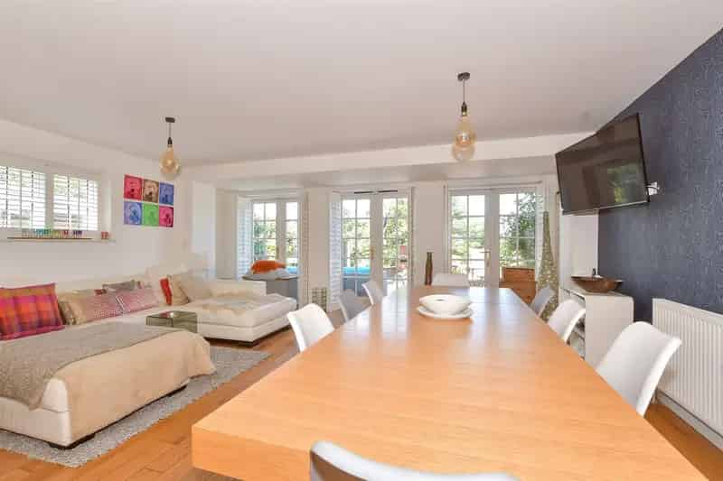 4 Bedroom Terraced House for Sale in Herne Hill