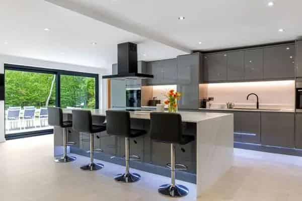 5 Bedroom Family Home with 2.4 Acres and Woodland Access