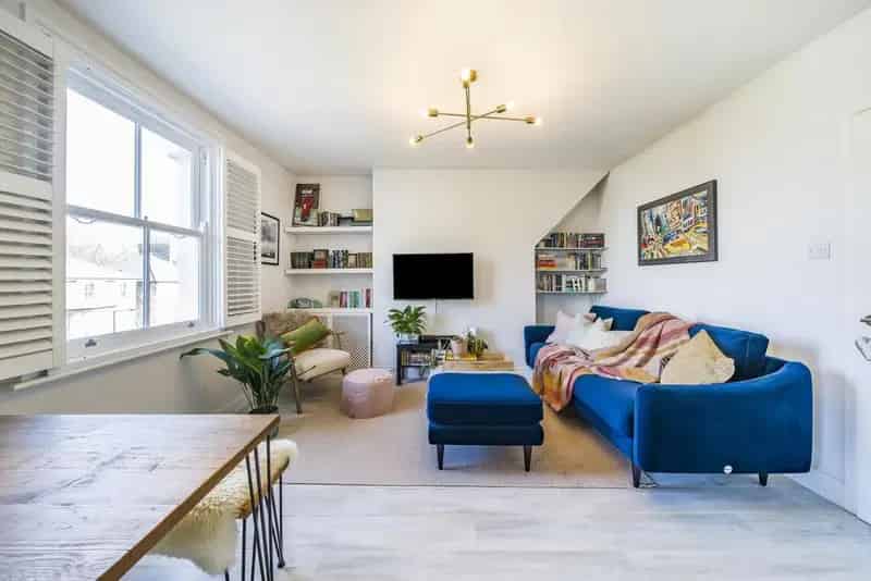 Spacious One Bedroom Victorian Conversion Apartment