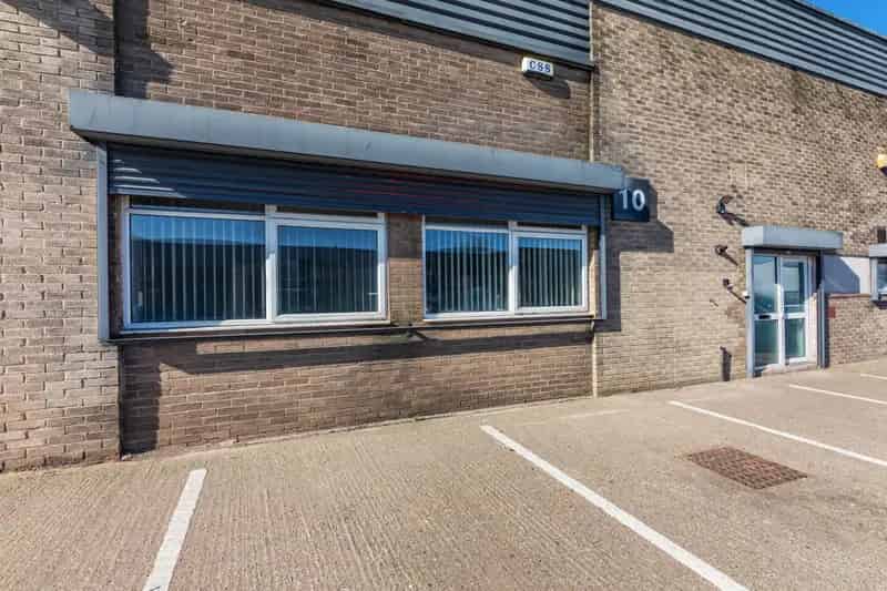 Industrial Unit High Bay Warehouse Space For Lease