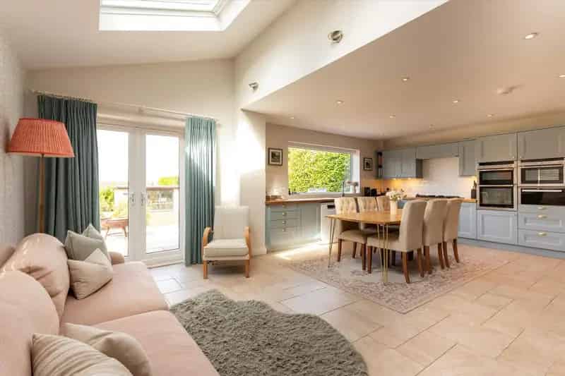4 Bedroom Detached House For Sale Near Cleeve Hill