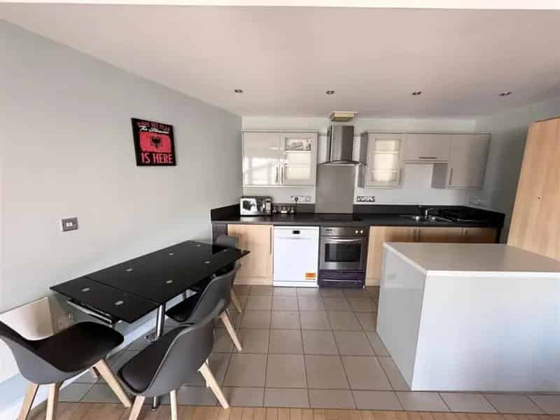2 Bedroom Apartment Liberty Place Available Now