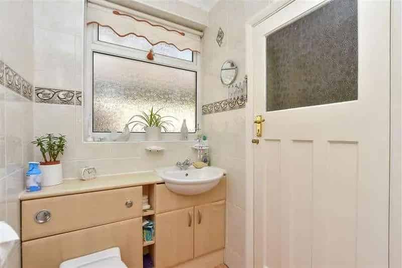 2 Bed Detached Bungalow For Sale