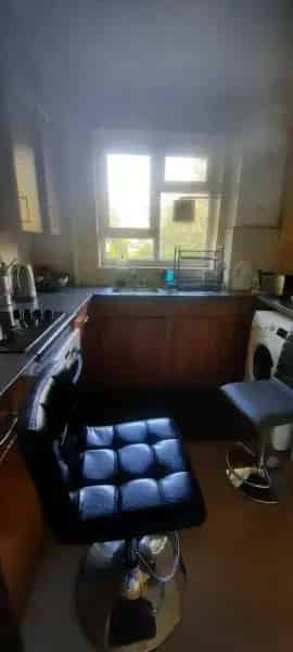 Two Double Bedroom First Floor Flat Swap - Right to Buy Only