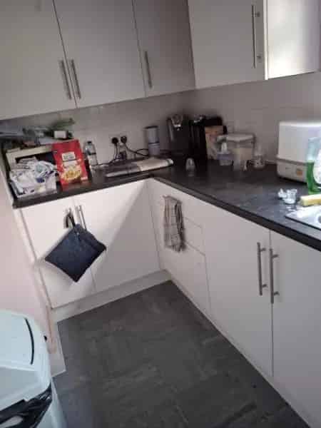 2 Bed House Near Schools and Shops