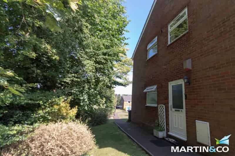 2 Bedroom Ground Floor Maisonette to Rent