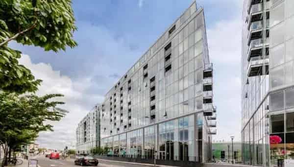 Greenwich Apartment with Panoramic Canary Wharf Views
