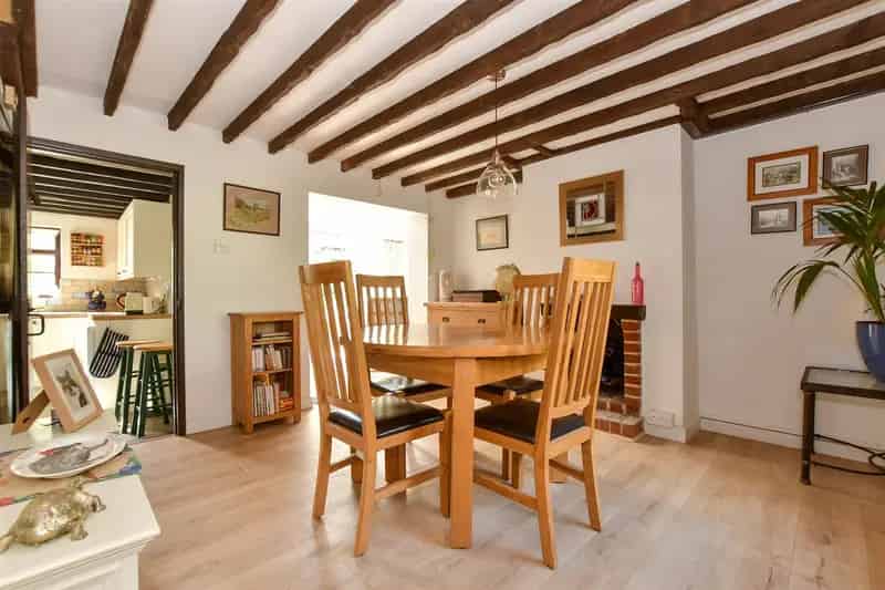 2 bedroom detached house for sale