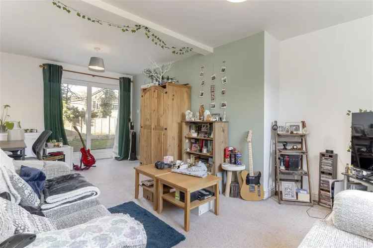 2 Bedroom Semi Detached House to Rent Near Horsforth Station