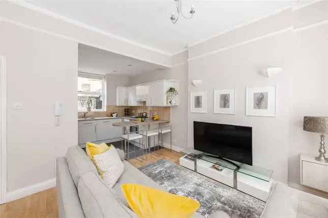 Maisonette for sale in Holland Street, Kensington W8