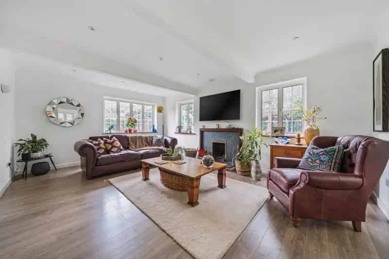 4 Bedroom Detached House for Sale Heronsgate