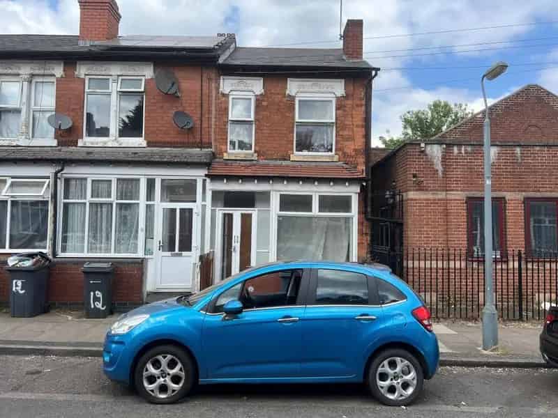 3 Bedroom End Terrace House For Sale At Auction