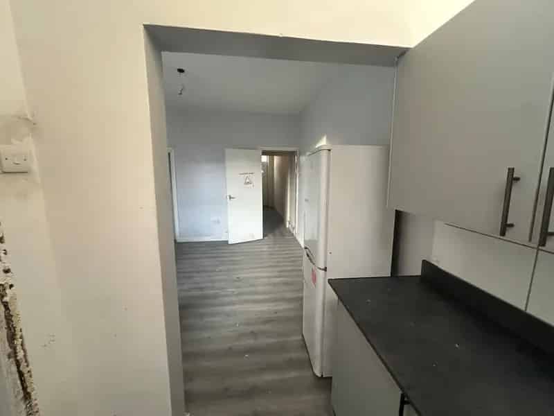 3 Bedroom End Terrace House Near Bramall Lane Sheffield