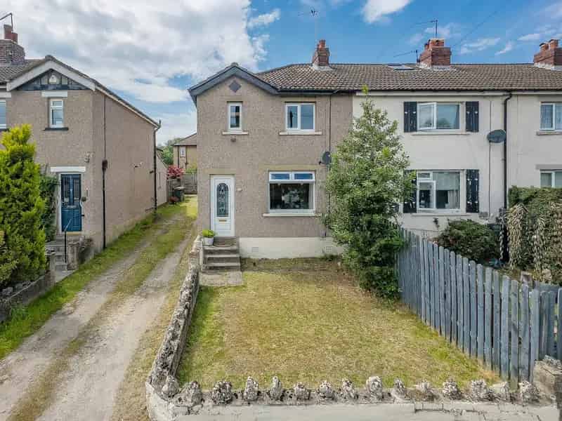 Spacious 3-Bed End Terrace House with Garden and Garage