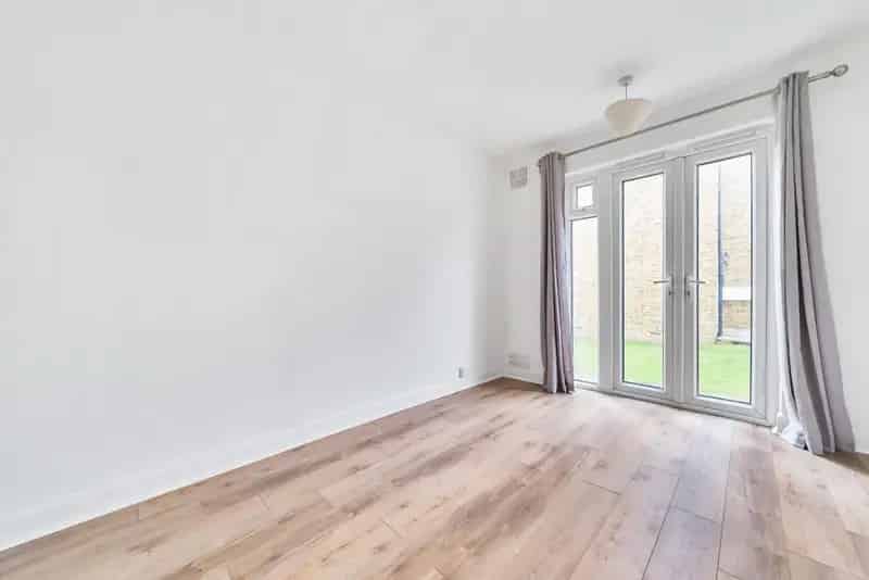 Two Bedroom Ground Floor Flat Kingston Near Norbiton Station