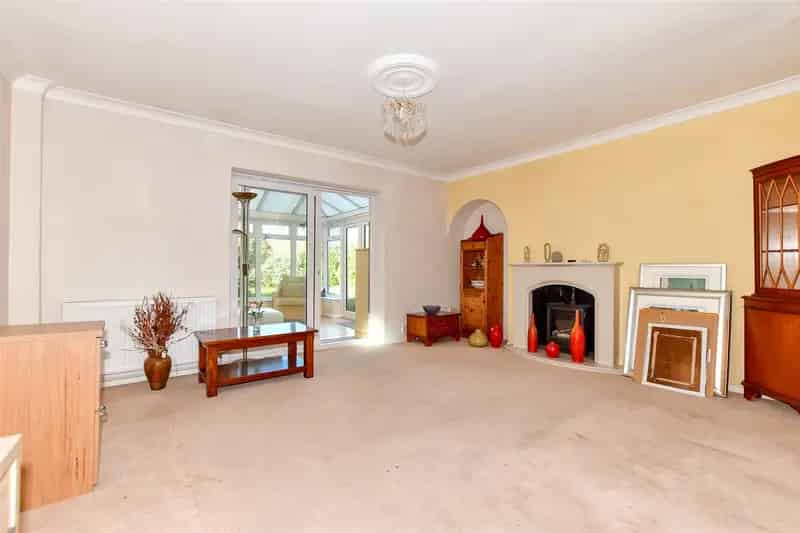 3 Bedroom Detached Bungalow for Sale near Botany Bay