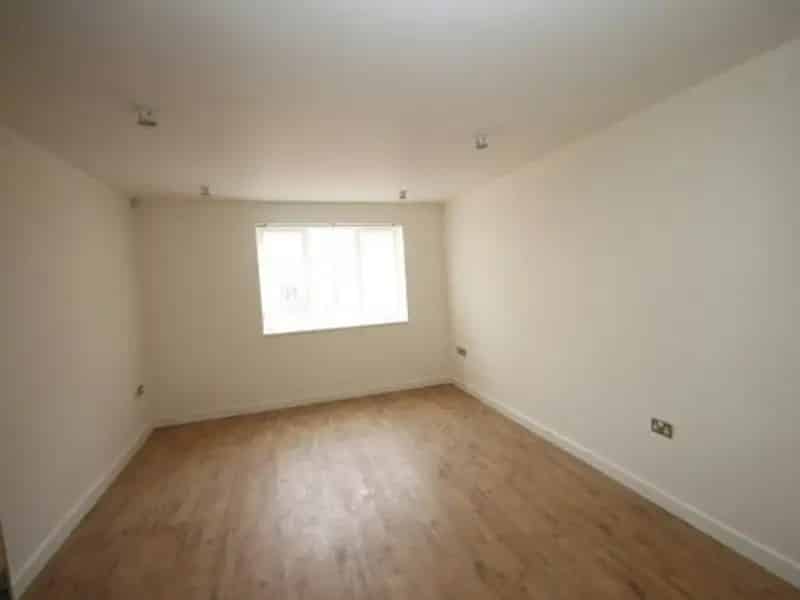 Modern 2-Bed Apartment Near L&D Hospital