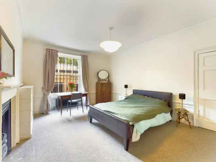 4 Bedroom Duplex Flat in Edinburghs New Town