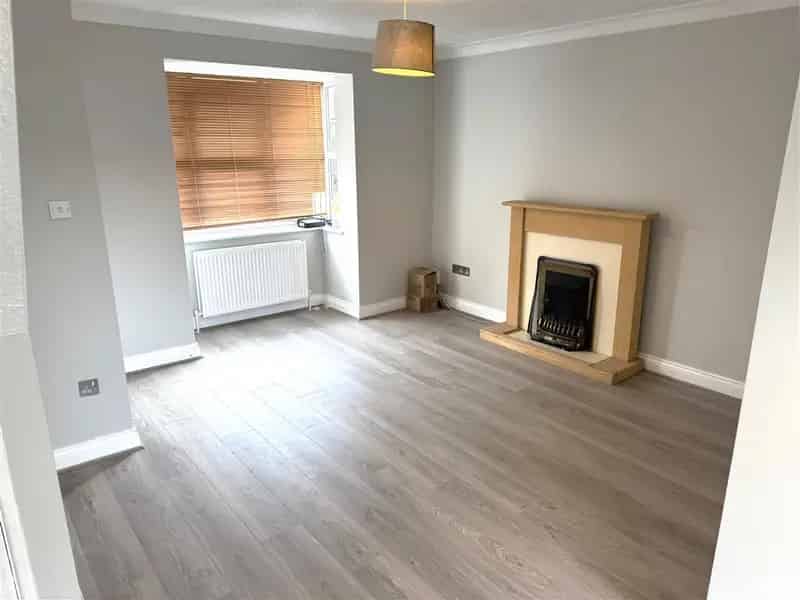 2 Bedroom House with Parking and Garden Zero Deposit Available