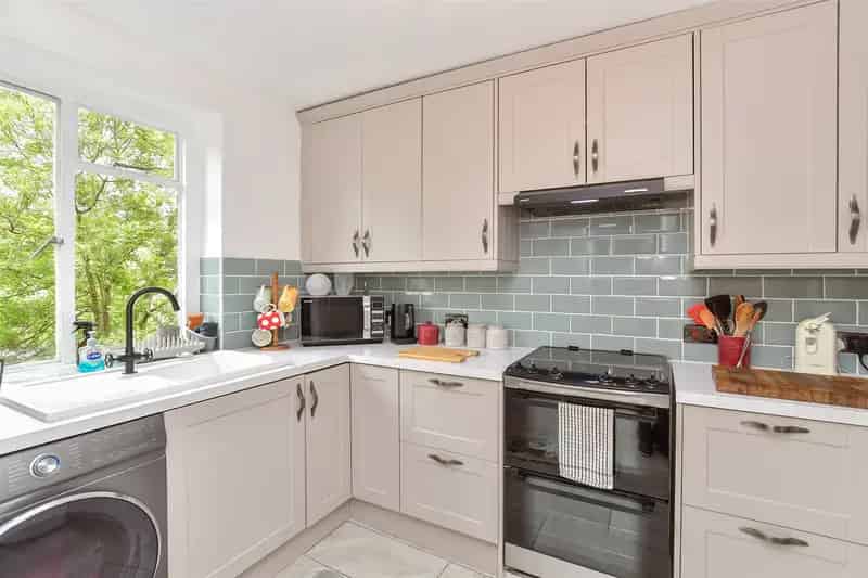 3 Bedroom Flat for Sale in Hove BN3 - Art Deco Wick Hall
