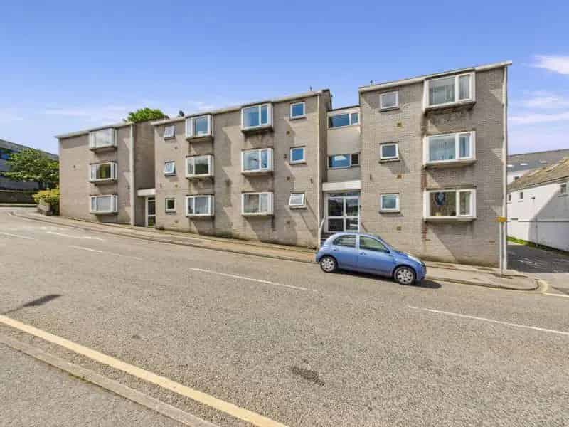 1 Bedroom Apartment for Sale