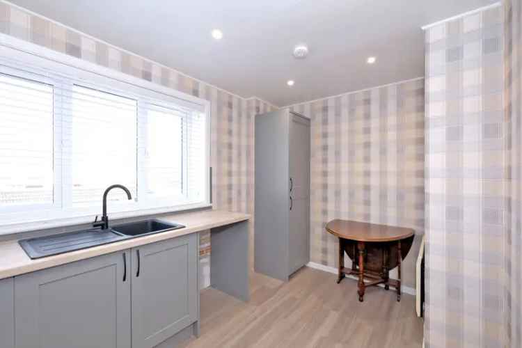 Refurbished 2 Bed Flat near Hazlehead Park Allocated Parking