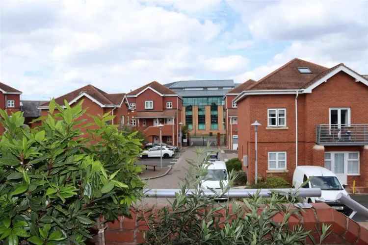 3 Bedroom Apartment to Rent in Solihull