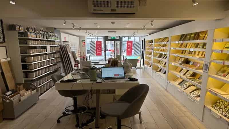 Beaconsfield Old Town Retail Unit - 772 sq ft