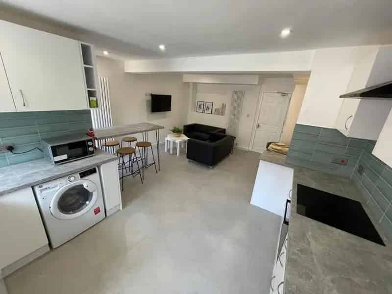 4 Bedroom Terraced House to Rent