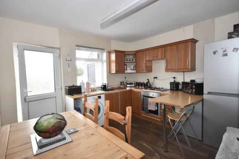 2 Bedroom House with Garage - 7% Yield - Investment Opportunity