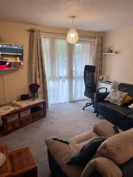 Spacious 2-Bedroom Apartment Near Alcester Road
