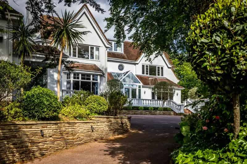 6 Bedroom Detached House for Sale in Hove