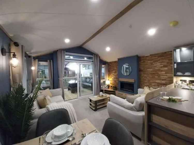 2 Bed Lakeside Retirement Lodge Fully Furnished