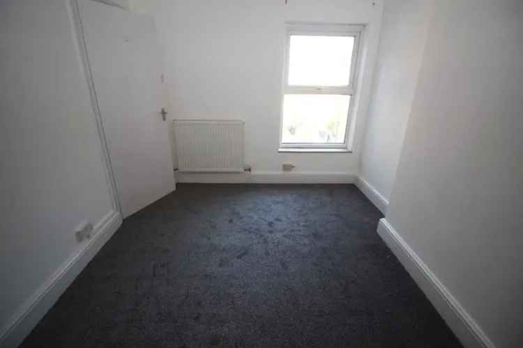 Newly Refurbished 2 Bedroom Flat Russell Park
