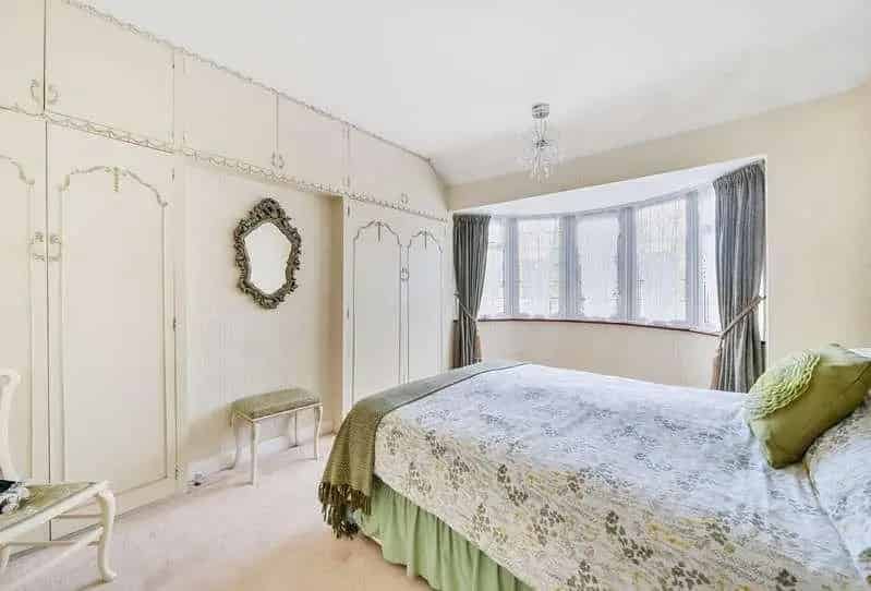 3 Bed Semi-Detached House for Sale Park Farm Estate