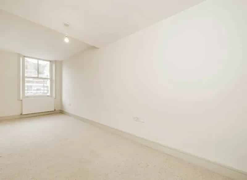 Large 1-Bed Flat 460sqft Modern Kitchen Chain Free Streatham