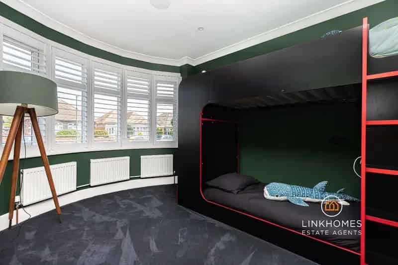 5 Bed Detached House for Sale