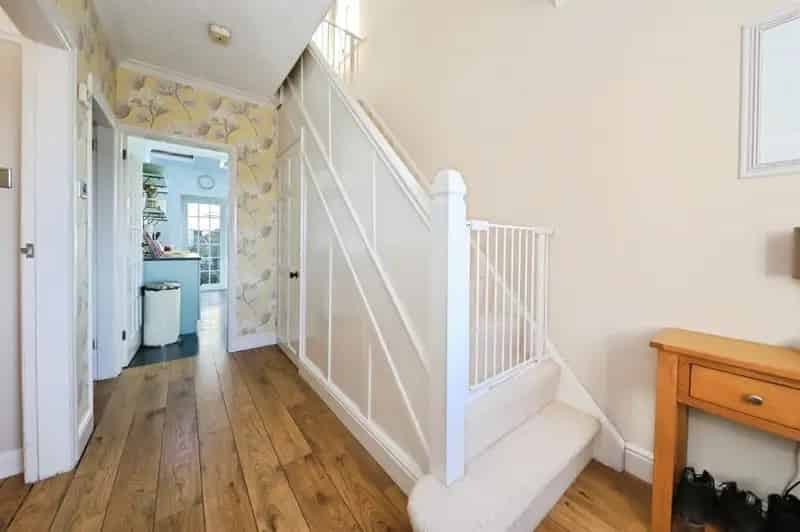 Spacious Family Home Near Wilden All Saints Primary School